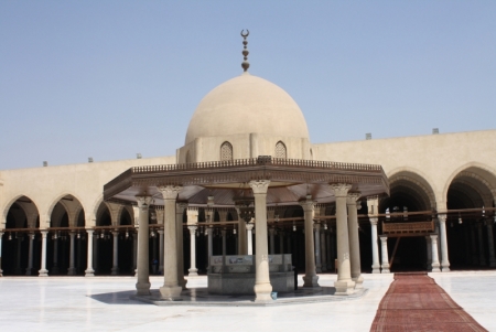 La Mosquée Amr Ibn al-As, Cœur Spirituel du Caire